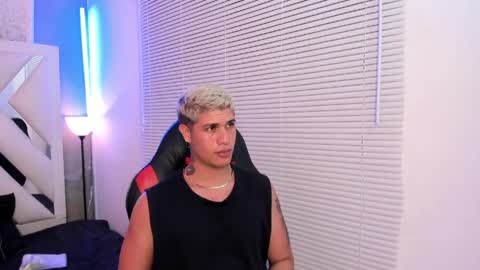 DOMI online show from 05-25-26, 03:56