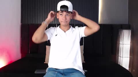 Dominic online show from 12-22-25, 04:53