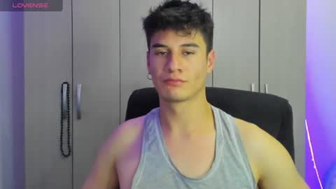 Snapshot of dominic_radccliffe chatting on 07-10-26, 01:43 Your real love online show from 07-10-26, 01:43