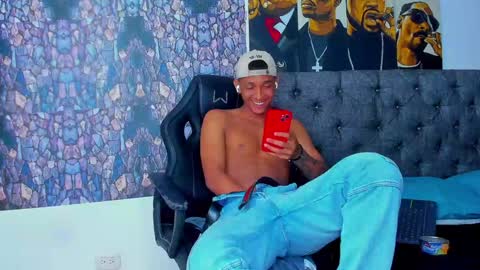 dominic_smith_ online show from 02-06-25, 04:53