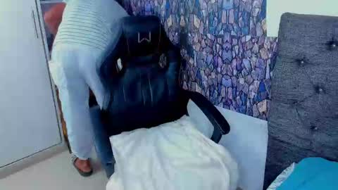 dominic_smith_ online show from 02-16-25, 02:20