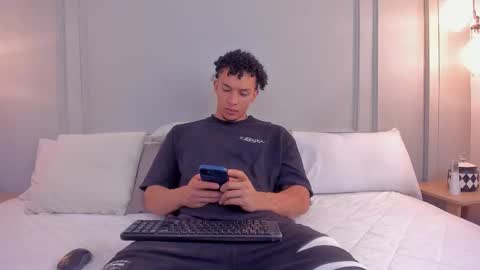 Dominick Star online show from 12-04-25, 04:33