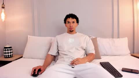 Dominick Star online show from 12-16-25, 03:44