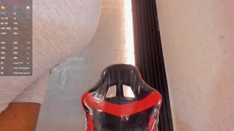 Snapshot of dominicsccott chatting on 11-11-25, 01:11 Dominicscott online show from 11-11-25, 01:11