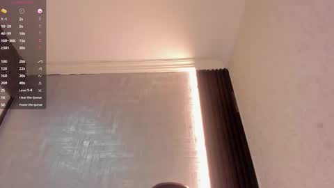 Snapshot of dominicsccott chatting on 11-16-25, 01:06 Dominicscott online show from 11-16-25, 01:06