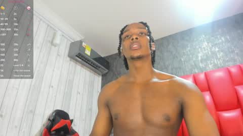 Snapshot of dominicsccott chatting on 06-22-26, 12:35 Dominicscott online show from 06-22-26, 12:35