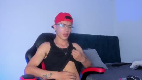 Snapshot of dominik_blake chatting on 04-13-26, 06:19 Dominik online show from 04-13-26, 06:19