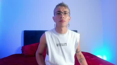 Snapshot of dominik_blake chatting on 04-26-26, 02:59 Dominik online show from 04-26-26, 02:59