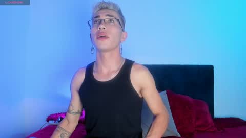 Snapshot of dominik_blake chatting on 05-02-26, 03:55 Dominik online show from 05-02-26, 03:55