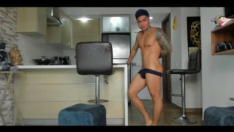 Snapshot of dominiofit chatting on 02-12-25, 07:13 Only fans Ronnie col---InstaRonniecolleman online show from 02-12-25, 07:13