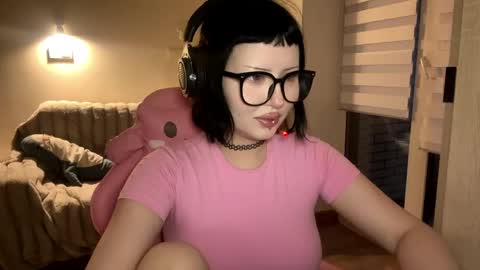 Snapshot of dominiquebreakey chatting on 05-05-26, 02:14 Cati online show from 05-05-26, 02:14