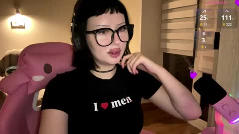 Snapshot of dominiquebreakey chatting on 05-21-26, 06:04 Cati online show from 05-21-26, 06:04