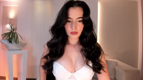 Snapshot of dominiquevega_ chatting on 01-06-25, 01:20 Dominique online show from 01-06-25, 01:20