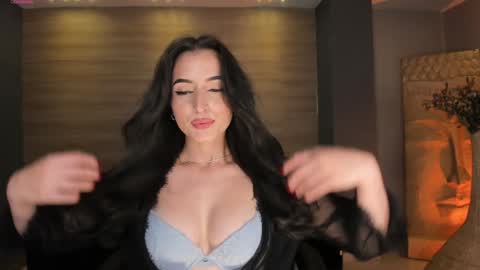 Snapshot of dominiquevega_ chatting on 01-13-25, 11:38 Dominique online show from 01-13-25, 11:38