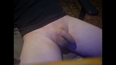 Snapshot of domse999 chatting on 10-19-25, 12:44 domse999 online show from 10-19-25, 12:44