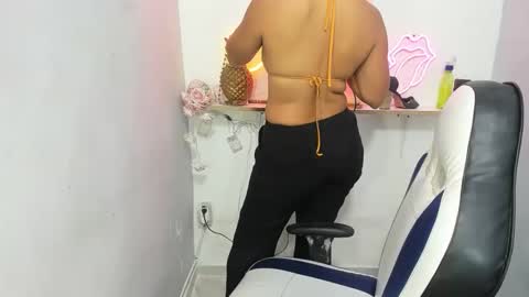 Snapshot of dona_tella chatting on 05-26-26, 10:44 dona_tella online show from 05-26-26, 10:44