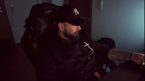 Snapshot of donchriiis chatting on 02-10-26, 02:59 donchriiis online show from 02-10-26, 02:59