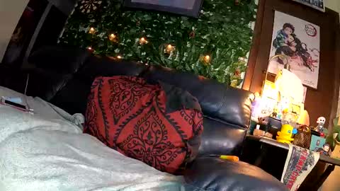 Sapphire Fox online show from 10-30-25, 07:10