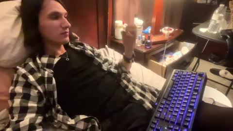 Snapshot of donkerton chatting on 02-18-25, 08:59 Donk online show from 02-18-25, 08:59