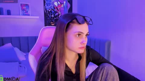 Snapshot of donna_potterr chatting on 12-14-25, 01:38 donna potterr online show from 12-14-25, 01:38