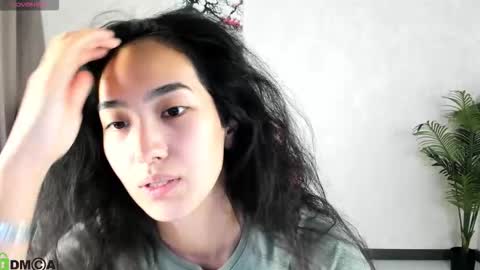 Aura online show from 09-20-25, 03:51