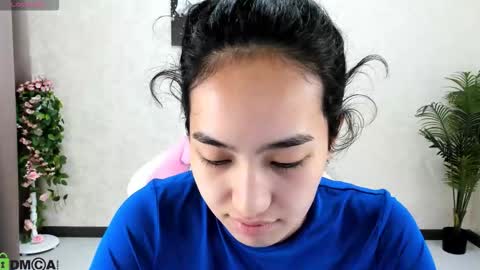 Aura online show from 10-12-25, 01:59