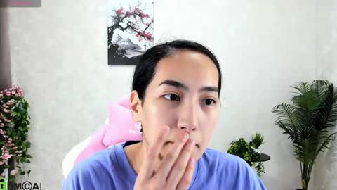 Aura online show from 10-20-25, 02:34