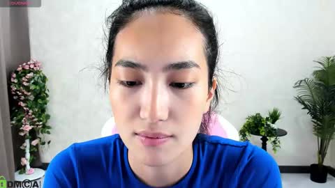 Aura online show from 10-23-25, 02:44