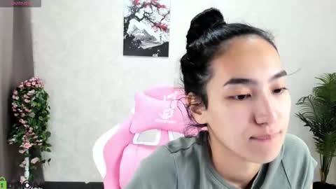 Aura online show from 10-28-25, 02:59