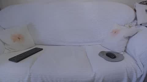 Snapshot of donnadoll4u chatting on 11-13-25, 09:19 Erica online show from 11-13-25, 09:19