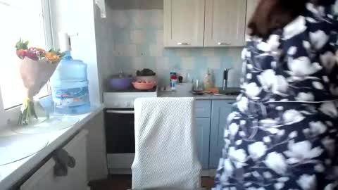 Snapshot of donnalimadonna chatting on 12-31-24, 08:37 Tatiana 43 curvy sexy body and Joanna redhead 39 years online show from 12-31-24, 08:37