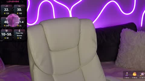 Snapshot of donnalust chatting on 11-02-25, 09:39 DONNA online show from 11-02-25, 09:39