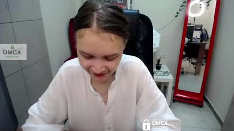 Sia online show from 06-13-26, 05:49