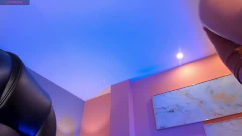 Snapshot of donnastonne chatting on 01-21-25, 01:18 Donna Stonne online show from 01-21-25, 01:18