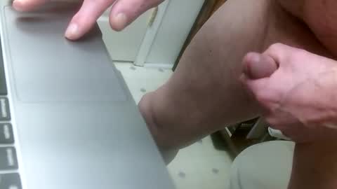 Snapshot of donpacific chatting on 01-15-26, 04:22 donpacific online show from 01-15-26, 04:22