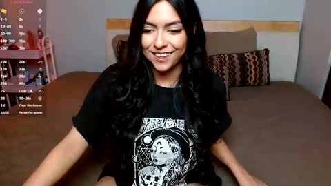 Snapshot of dontbemina chatting on 02-23-25, 12:19 DontBeMina online show from 02-23-25, 12:19