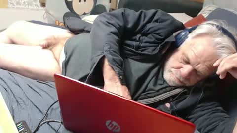 Snapshot of doouugcumming chatting on 11-22-25, 11:53 cummingdoouug online show from 11-22-25, 11:53