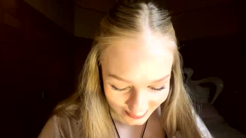 Snapshot of doreathagustave chatting on 04-20-26, 09:38 Anika online show from 04-20-26, 09:38
