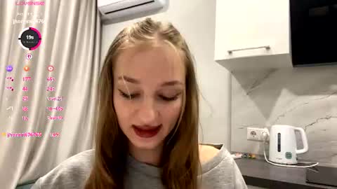 Snapshot of doreathagustave chatting on 06-15-26, 07:16 Anika online show from 06-15-26, 07:16