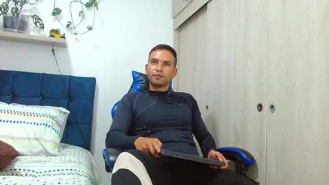 Snapshot of dorian_h chatting on 04-21-26, 06:44 dorian_h online show from 04-21-26, 06:44