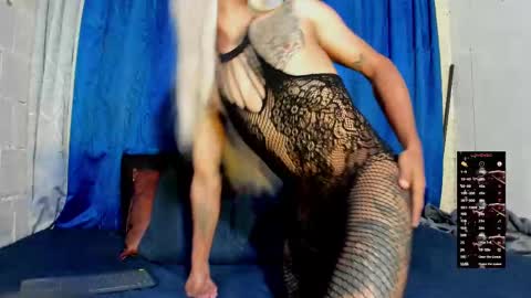 Snapshot of dorian_lev chatting on 10-08-25, 07:55 Nicolle online show from 10-08-25, 07:55