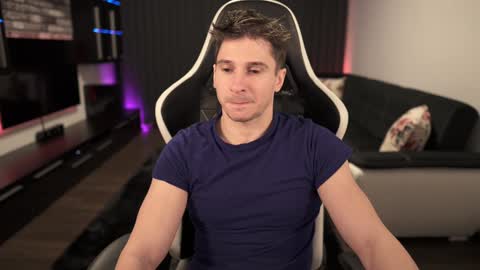 Dorian Reyes online show from 01-22-25, 01:20