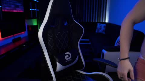 Dorian Reyes online show from 02-07-25, 11:24