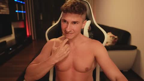 Dorian Reyes online show from 07-04-26, 11:11