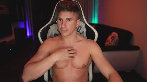 Dorian Reyes online show from 07-07-26, 01:19