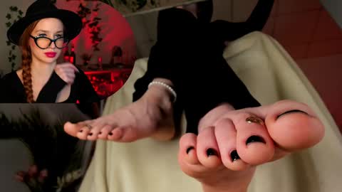 Snapshot of dorothygilbert chatting on 01-31-25, 03:22 Next stream November 24 online show from 01-31-25, 03:22