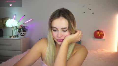 Snapshot of dorretangel chatting on 10-26-25, 01:39 Amy online show from 10-26-25, 01:39