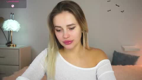 Snapshot of dorretangel chatting on 11-04-25, 12:26 Amy online show from 11-04-25, 12:26