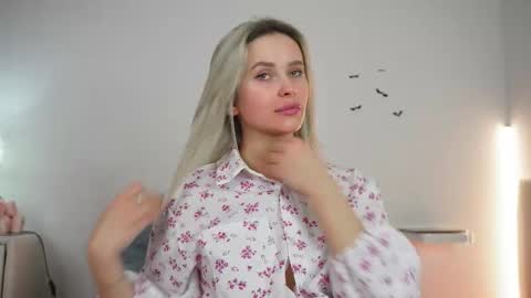 Snapshot of dorretangel chatting on 01-09-26, 10:00 Amy online show from 01-09-26, 10:00