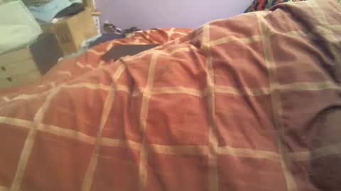 Hello  welcome to Slutsville  I am the Naked Chef  really  but you may call me Peter online show from 04-12-26, 01:27